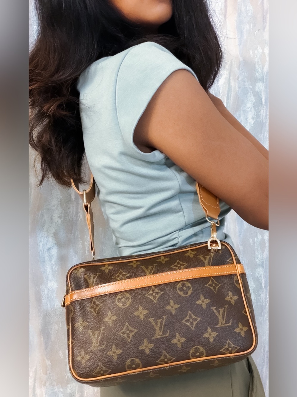 Louis Vuitton Brown Monogram Crossbody with Tan Strap - Picture 1 of 13